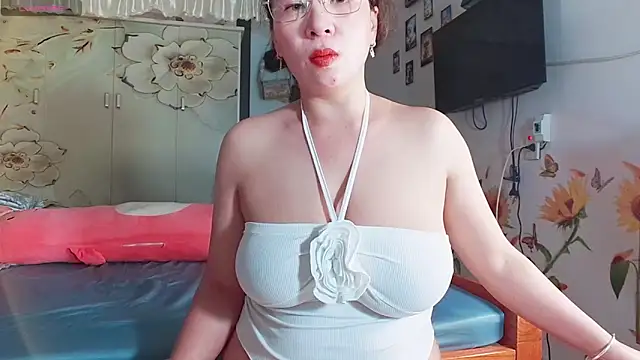 lyly asian online show from 22, 4, 2026