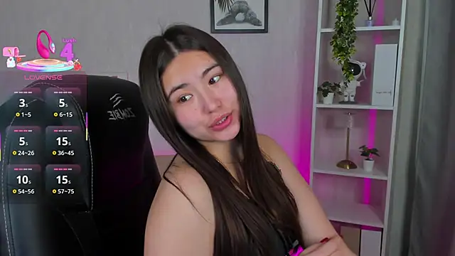 Snapshot of Megan_Williamms chatting on 3, 11, 2025 Megan Williamms online show from 3, 11, 2025