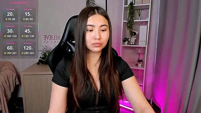 Snapshot of Megan_Williamms chatting on 15, 11, 2025 Megan Williamms online show from 15, 11, 2025