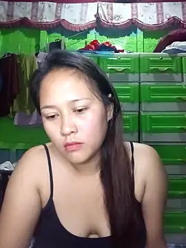 Snapshot of pretty_me092121 chatting on 17, 12, 2025 pretty me092121 online show from 17, 12, 2025