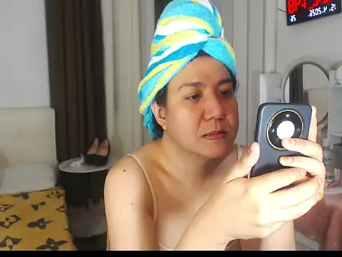 stellahugeX online show from 15, 4, 2026