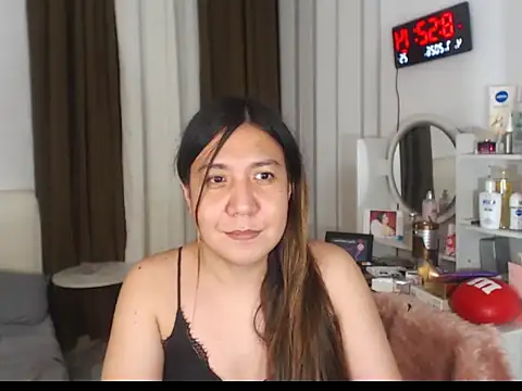 Snapshot of stellahugeX chatting on 4, 7, 2026 stellahugeX online show from 4, 7, 2026