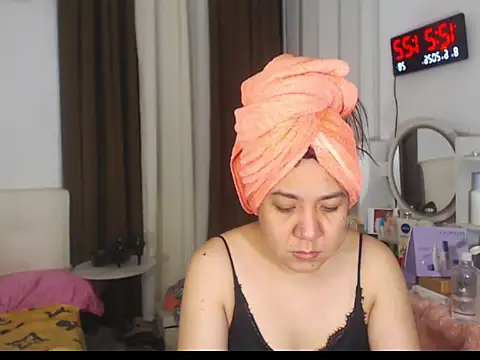 Snapshot of stellahugeX chatting on 7, 6, 2026 stellahugeX online show from 7, 6, 2026