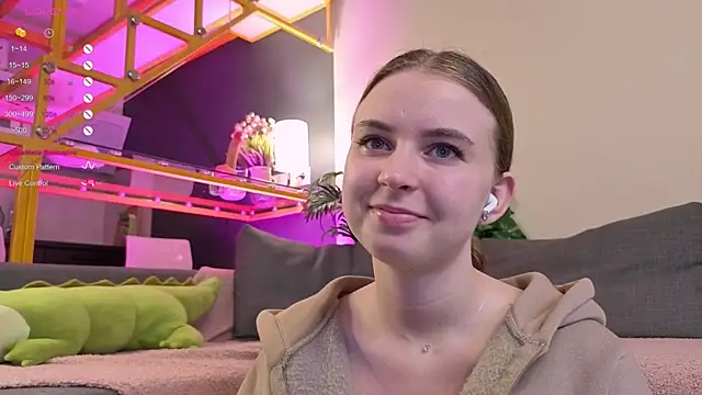 FlexiPixie online show from 14, 10, 2025