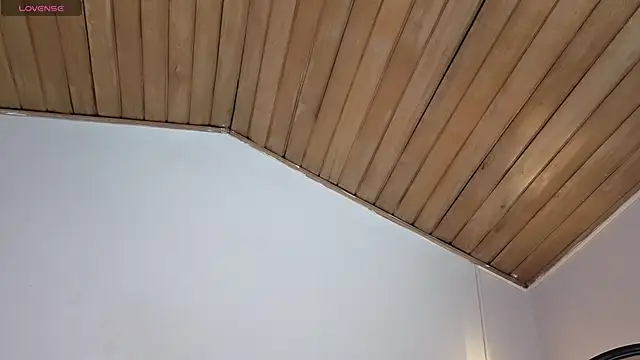 ashly jones  online show from 10, 4, 2026