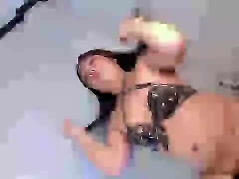 Snapshot of Dwarffuckingfinaxx chatting on 28, 10, 2025 Dwarffuckingfinaxx online show from 28, 10, 2025