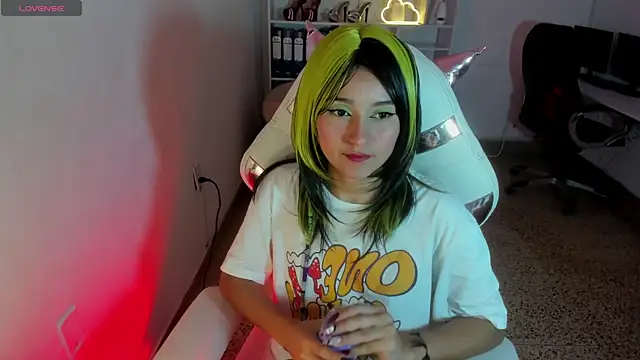 Molly sweetlove online show from 10, 11, 2025