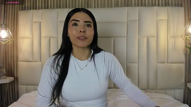 LovelyEyesx online show from 15, 4, 2026