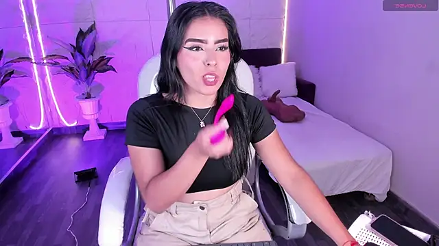 LovelyEyesx online show from 22, 12, 2025