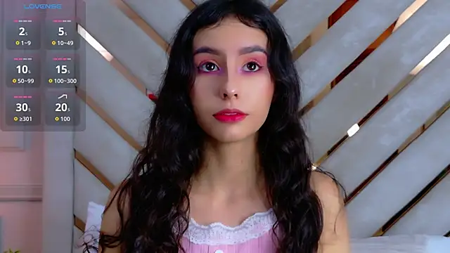 Sarah-Grace online show from 8, 11, 2025