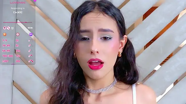 Sarah-Grace online show from 7, 10, 2025