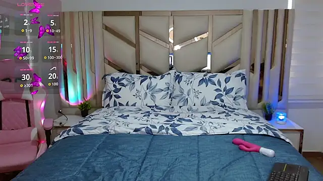 Snapshot of violett_star1 chatting on 28, 11, 2025 violett star1 online show from 28, 11, 2025