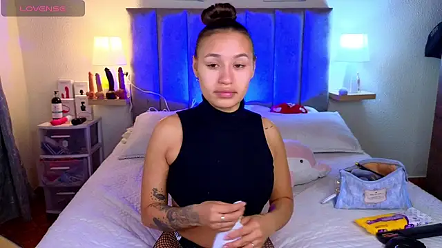 juliana-mancini online show from 17, 4, 2026