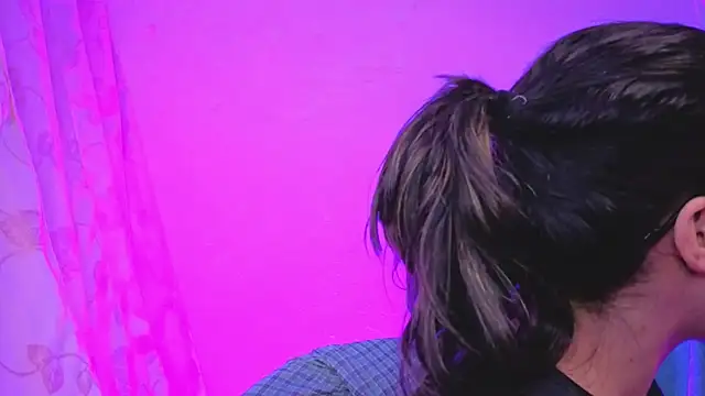 Miranda sexlove  online show from 3, 2, 2026