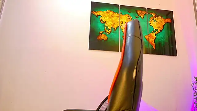 Snapshot of ALANNFERRER chatting on 15, 11, 2025 ALANNFERRER online show from 15, 11, 2025