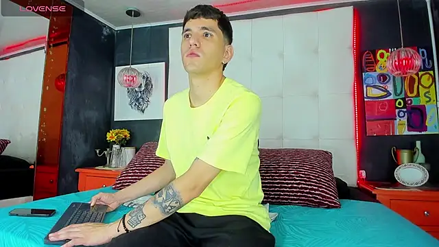 Matteo12  online show from 1, 10, 2025