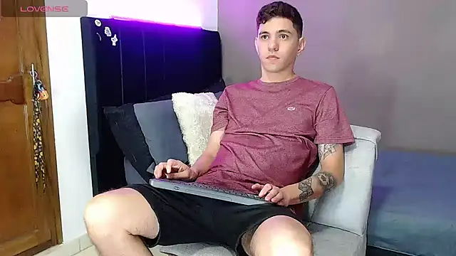 Matteo12  online show from 10, 4, 2026