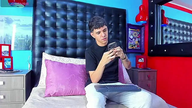 Matteo12  online show from 5, 10, 2025