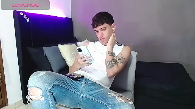 Matteo12  online show from 10, 3, 2026