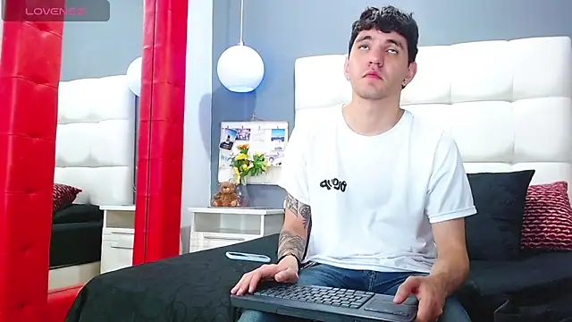 Matteo12  online show from 30, 10, 2025