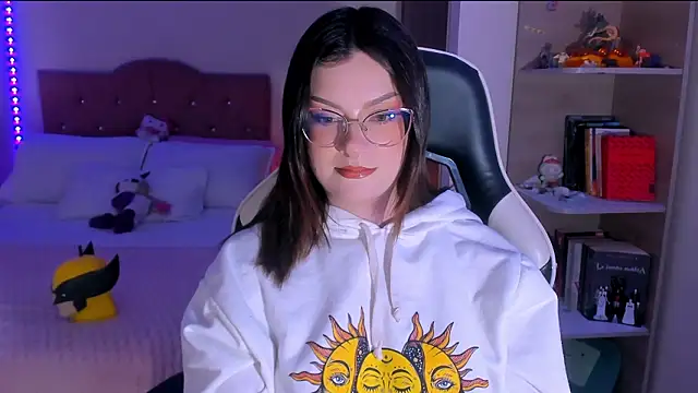 Snapshot of OphelianaRose33 chatting on 12, 2, 2026 OphelianaRose33 online show from 12, 2, 2026