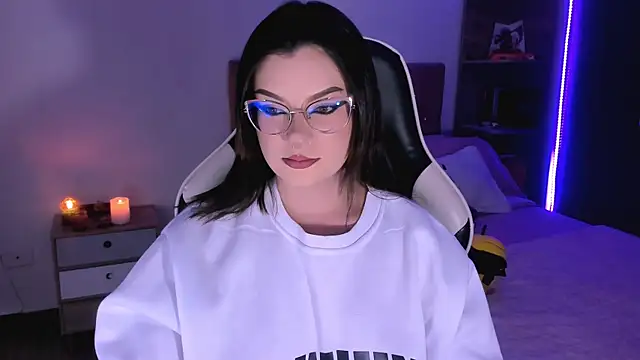 OphelianaRose33 online show from 9, 9, 2025