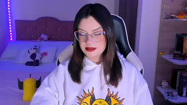 OphelianaRose33 online show from 16, 1, 2026