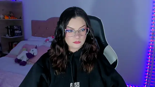 OphelianaRose33 online show from 29, 5, 2026