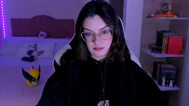 OphelianaRose33 online show from 20, 12, 2025