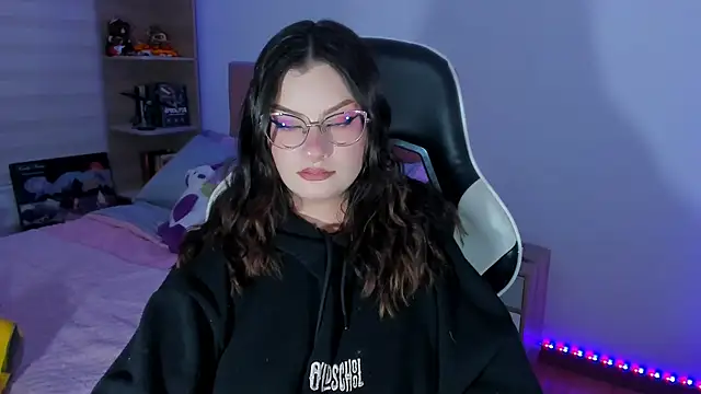 OphelianaRose33 online show from 11, 6, 2026