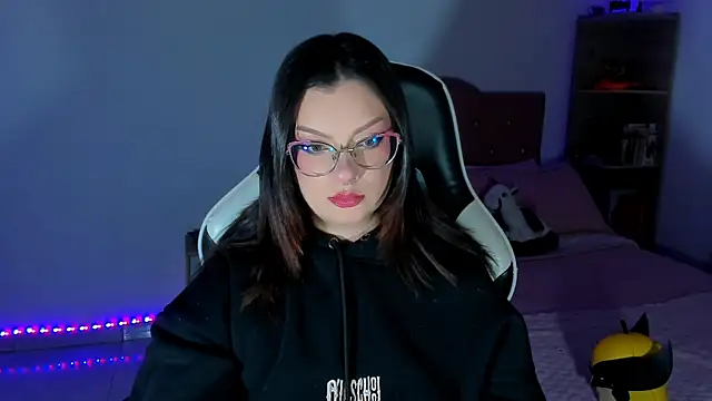 OphelianaRose33 online show from 16, 5, 2026