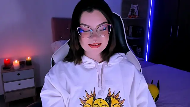 OphelianaRose33 online show from 19, 10, 2025