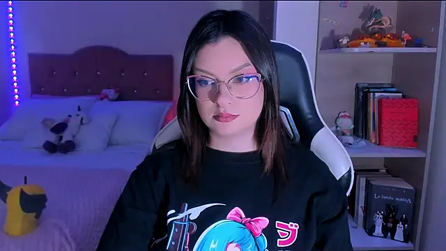 Snapshot of OphelianaRose33 chatting on 13, 2, 2026 OphelianaRose33 online show from 13, 2, 2026