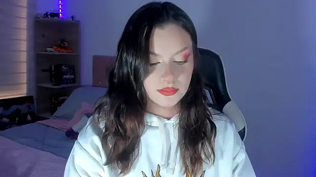 OphelianaRose33 online show from 24, 6, 2026