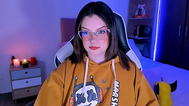 OphelianaRose33 online show from 16, 11, 2025