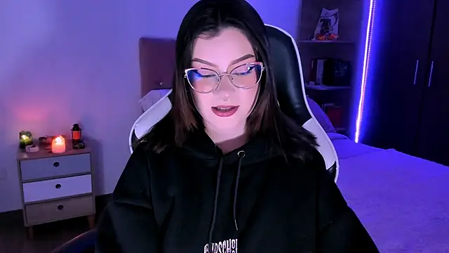 OphelianaRose33 online show from 30, 10, 2025