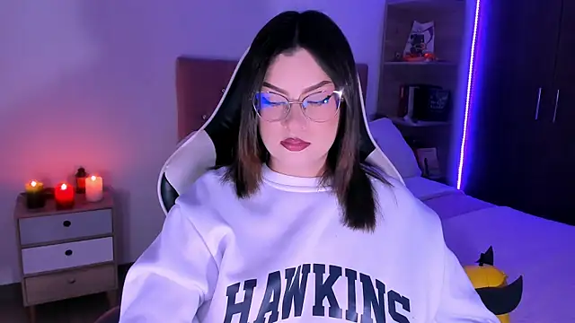 OphelianaRose33 online show from 29, 11, 2025