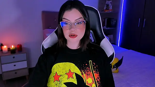 OphelianaRose33 online show from 15, 11, 2025