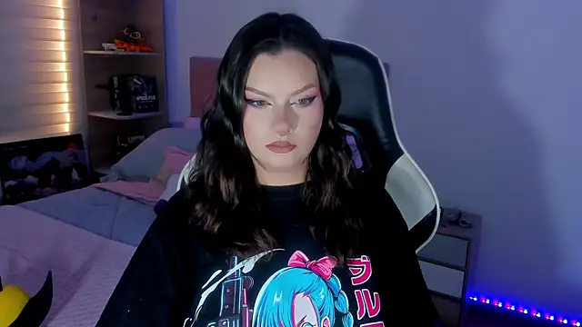 OphelianaRose33 online show from 25, 6, 2026