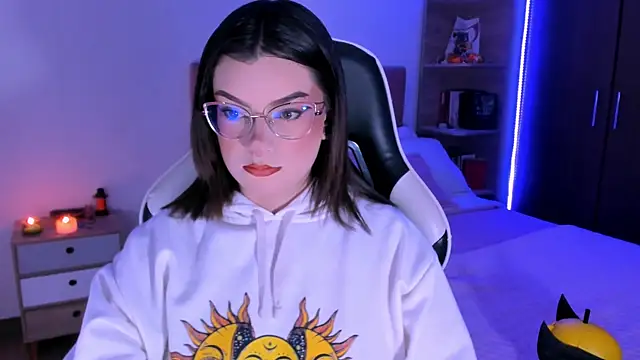 OphelianaRose33 online show from 3, 11, 2025