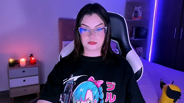 OphelianaRose33 online show from 2, 12, 2025