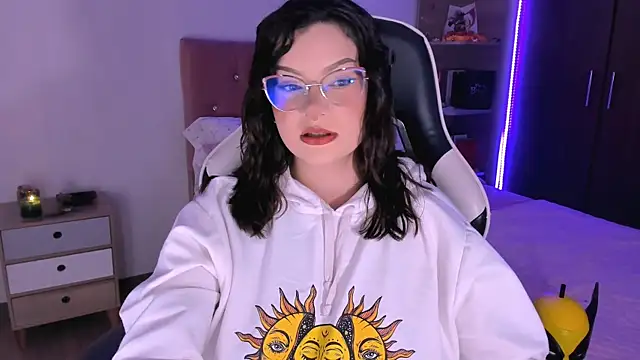 OphelianaRose33 online show from 29, 9, 2025