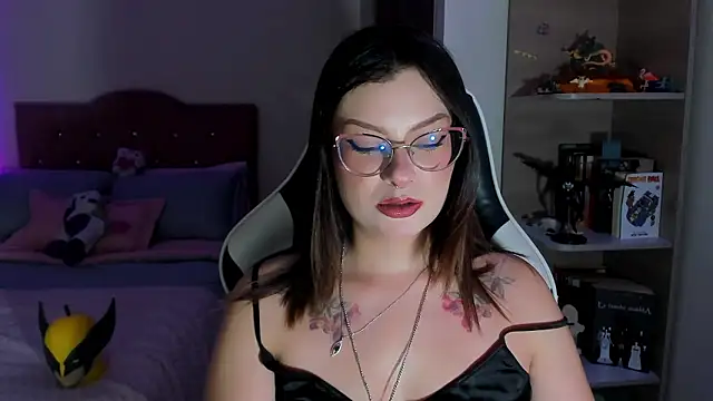 Snapshot of OphelianaRose33 chatting on 17, 3, 2026 OphelianaRose33 online show from 17, 3, 2026