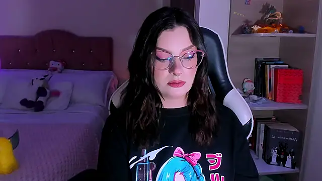 Snapshot of OphelianaRose33 chatting on 23, 2, 2026 OphelianaRose33 online show from 23, 2, 2026