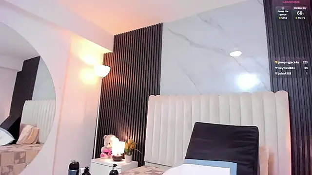 Samantha Claus online show from 14, 9, 2025