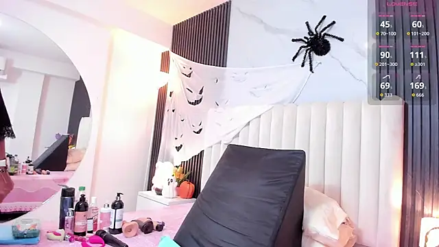 Samantha Claus online show from 15, 10, 2025