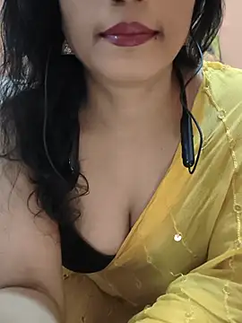 Snapshot of Divya_Bharti chatting on 6, 11, 2025 Divya Bharti online show from 6, 11, 2025