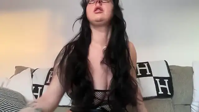 That English Rose  online show from 27, 10, 2025