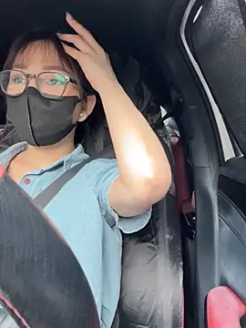 Linh 2004 online show from 16, 9, 2025