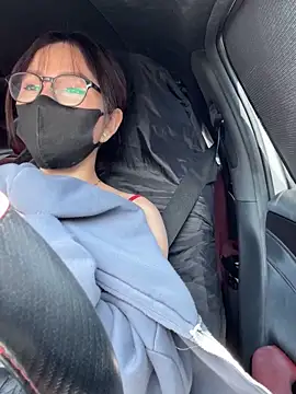 Linh 2004 online show from 5, 10, 2025